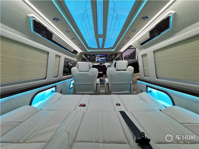 进口丰田海狮7座皇冠版商务车，V6排量豪华大空间，吊打埃尔法