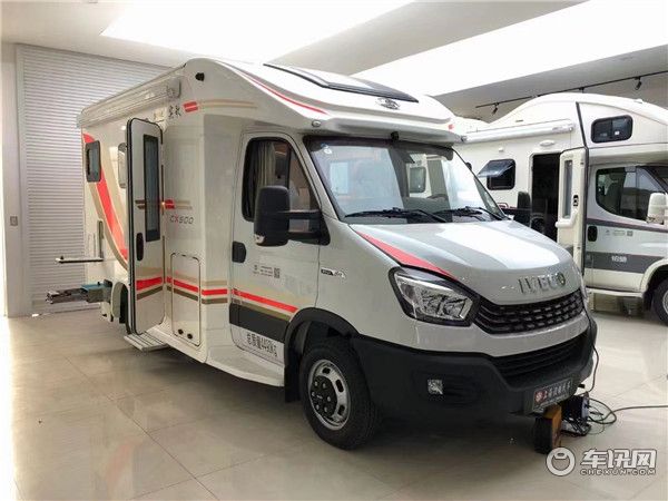 金冠宾歌CX500依维柯房车，低重心设计行驶更平稳