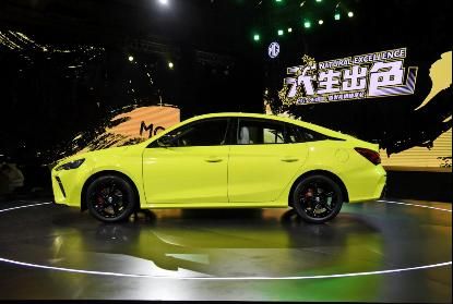 造型激进，6.9s破百，MG5天蝎座上市，售价9.99万元起