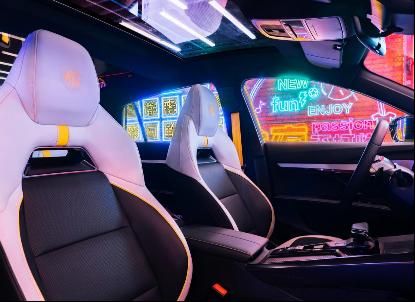 造型激进，6.9s破百，MG5天蝎座上市，售价9.99万元起
