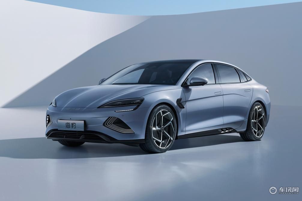 长安深蓝SL03上市！Model 3又迎来当头一棒？