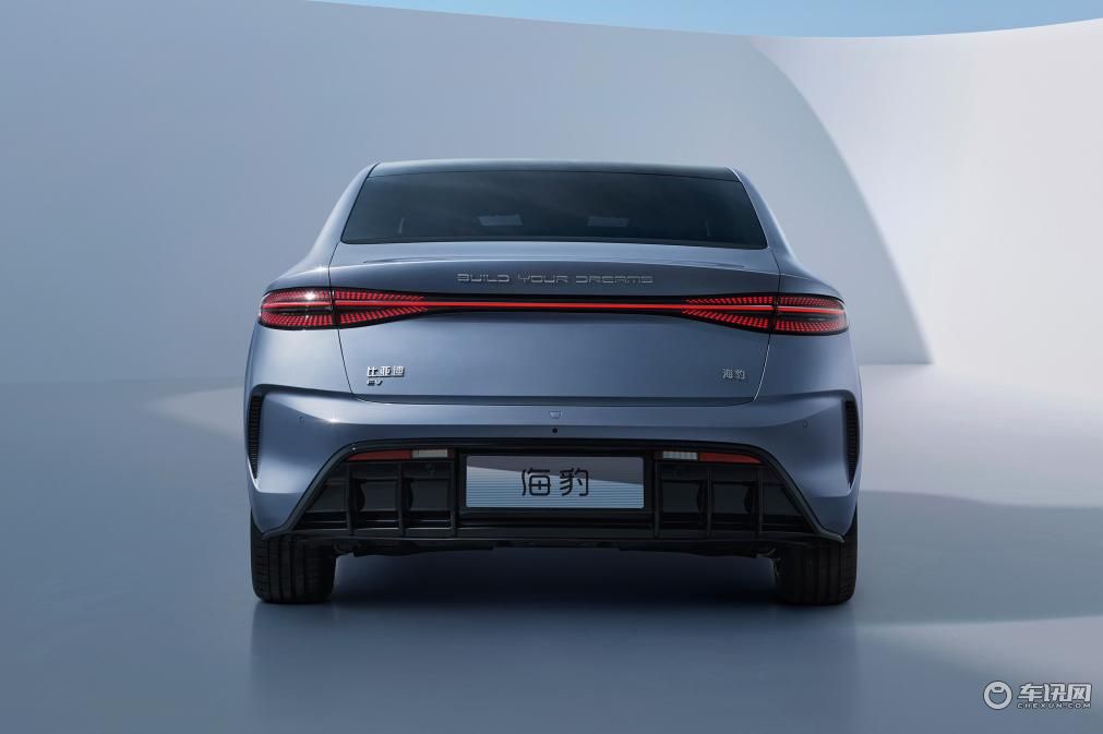 长安深蓝SL03上市！Model 3又迎来当头一棒？