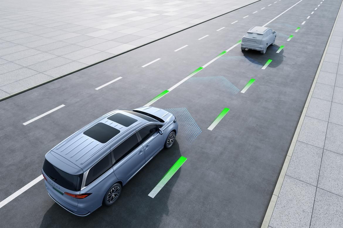 荣威iMAX8纯电版正式上市 售价25.98-35.98万元