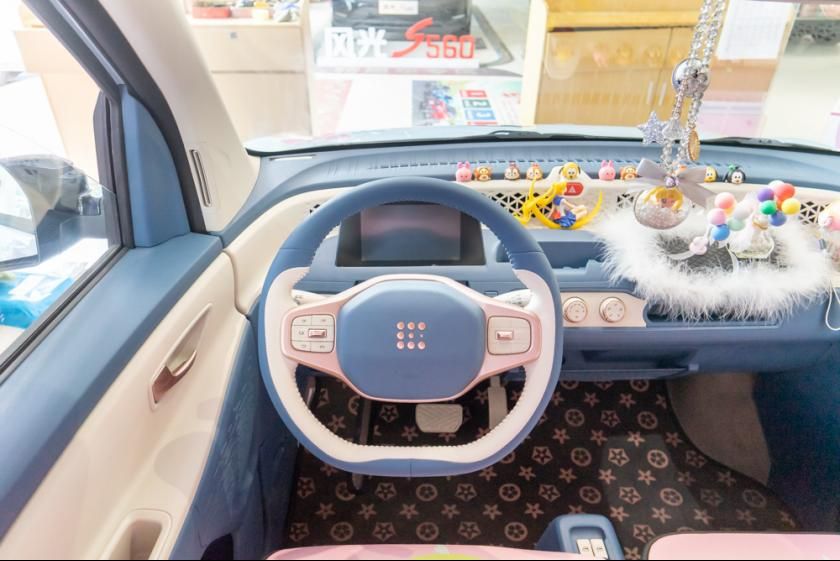 通勤好帮手兼卖萌！风光MINI EV糖果如何搞定女神的？