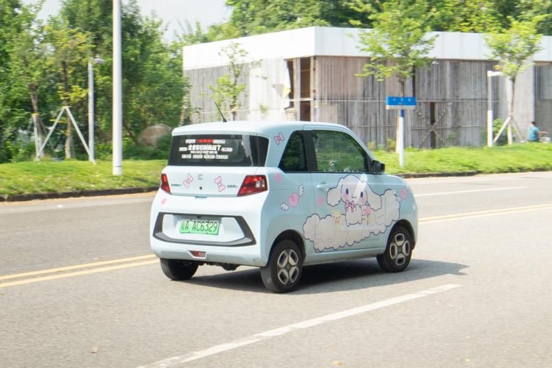 通勤好帮手兼卖萌！风光MINI EV糖果如何搞定女神的？
