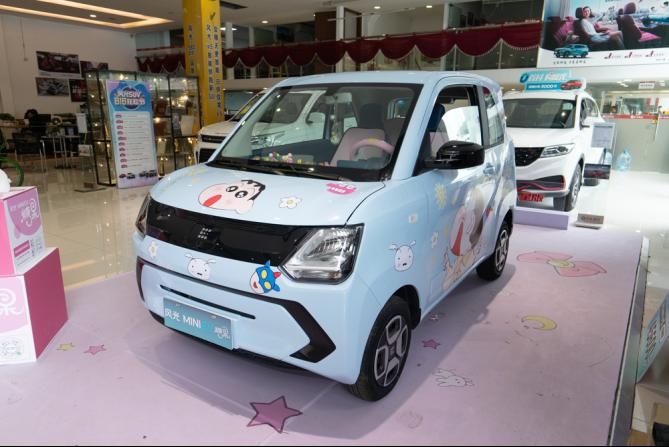 通勤好帮手兼卖萌！风光MINI EV糖果如何搞定女神的？