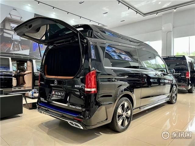 奔驰V260L改装迈巴赫比埃尔法还舒适豪华？百万级商务车
