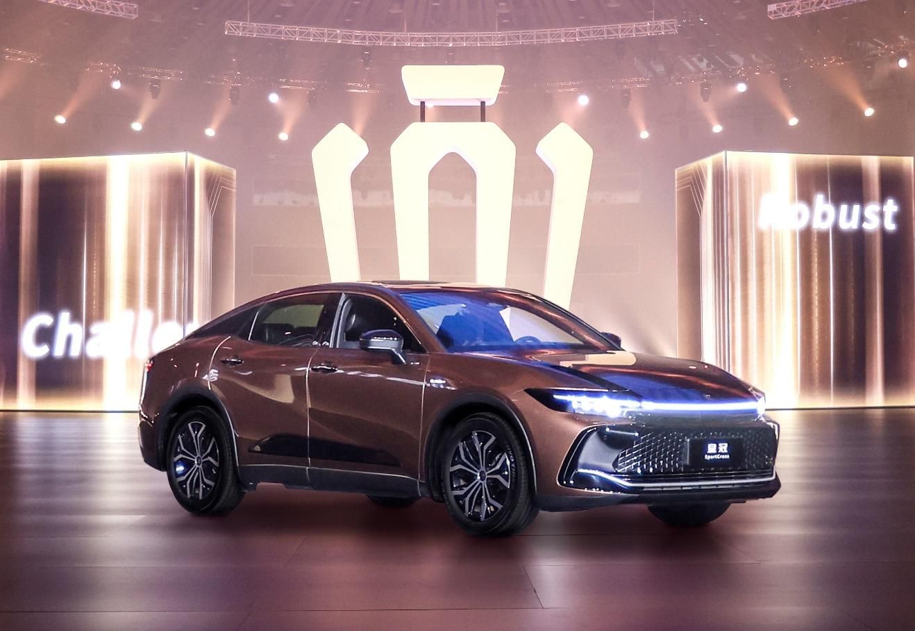煥新再出發，一汽豐田2022全新皇冠品牌發布
