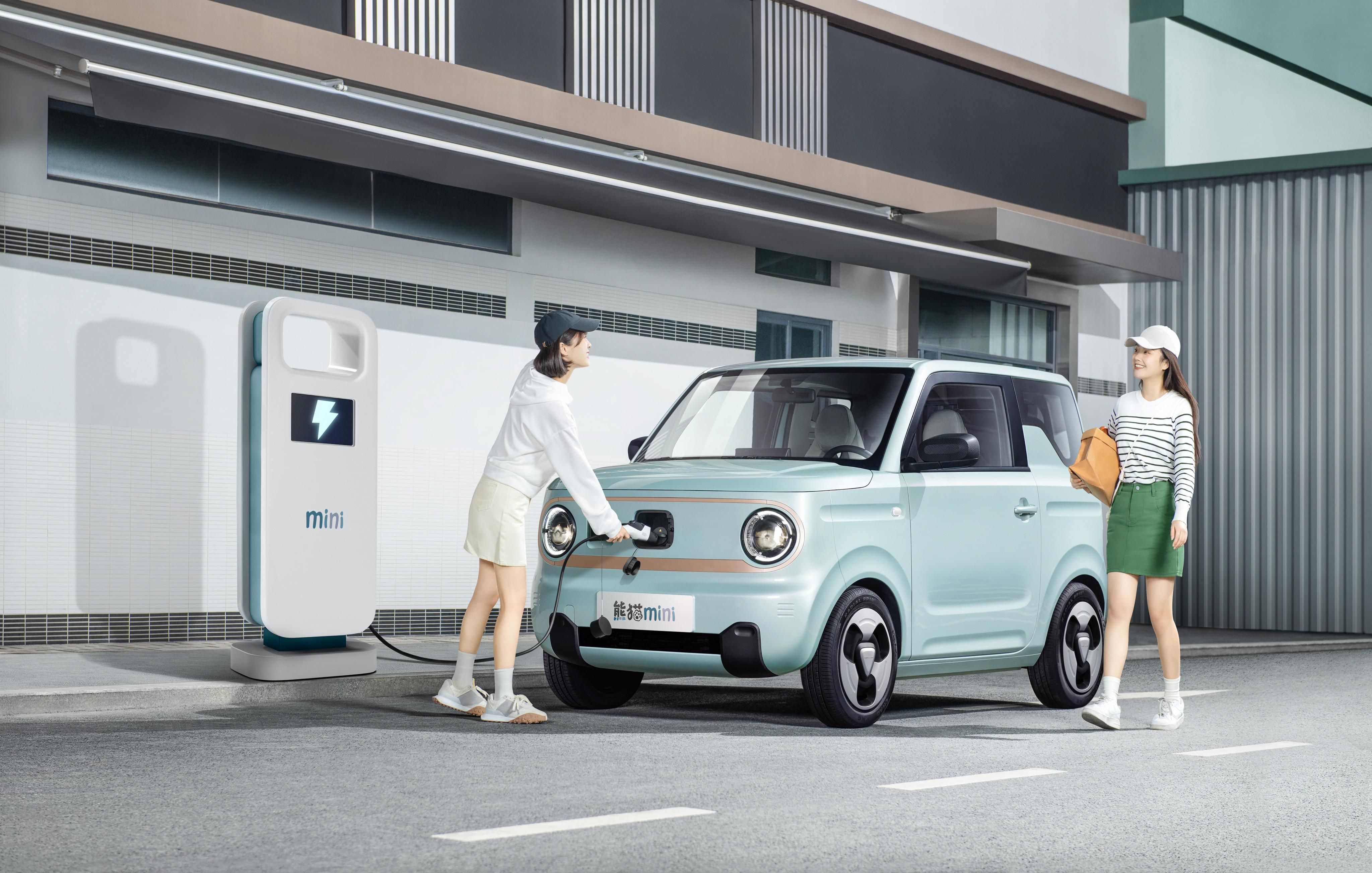 吉利入局微型电动车市场 熊猫mini3.99万起正式出道