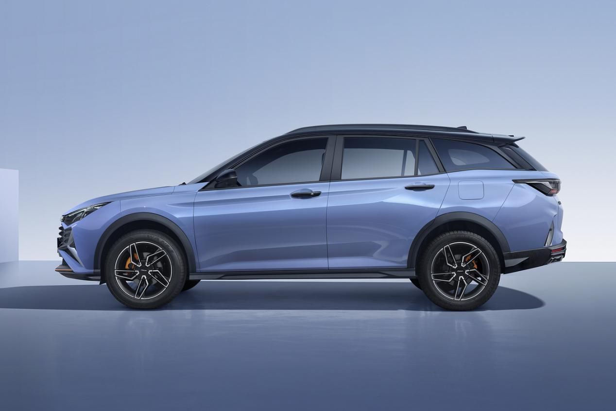 年轻实力派新选择 东风风神奕炫gs马赫版8.59万起售!