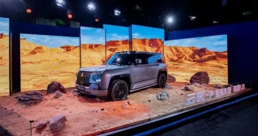 “会跳的汽车”，比亚迪云辇究竟有多强？