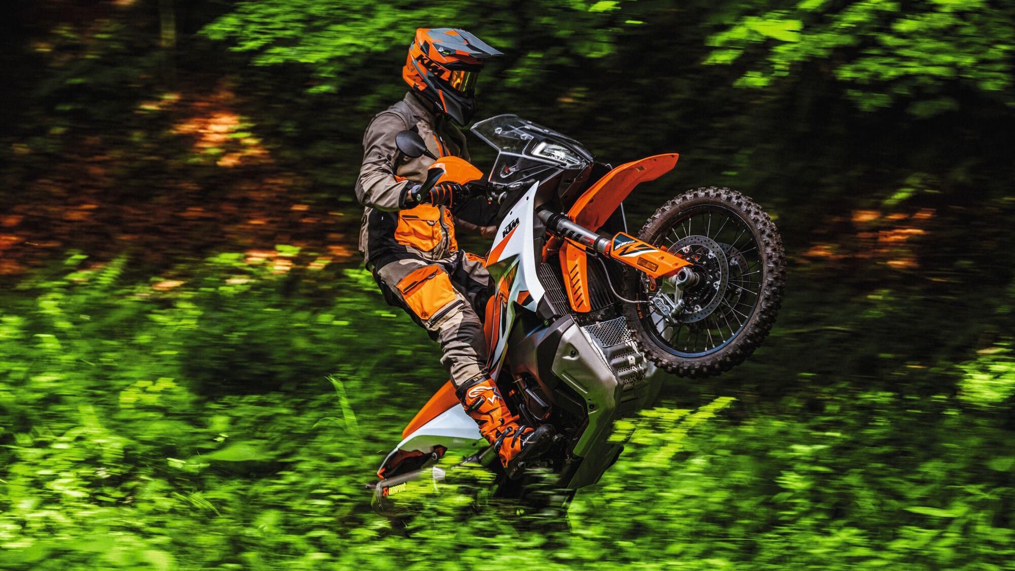 最会旅行的越野车！23款KTM 890 ADV R上市简析