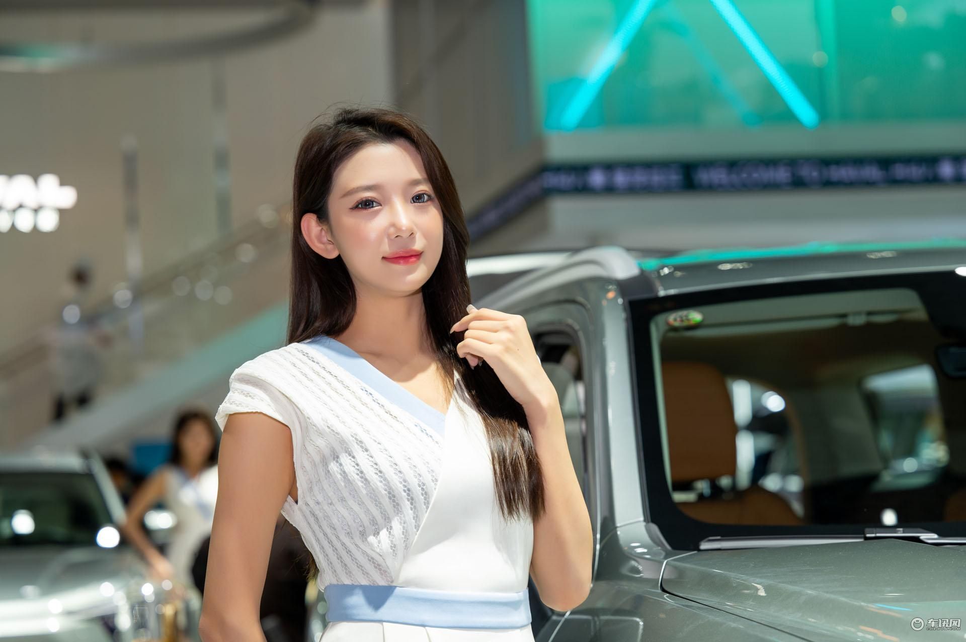 2023成都车展小姐姐大合集!是真男人就坚持到最后一张!