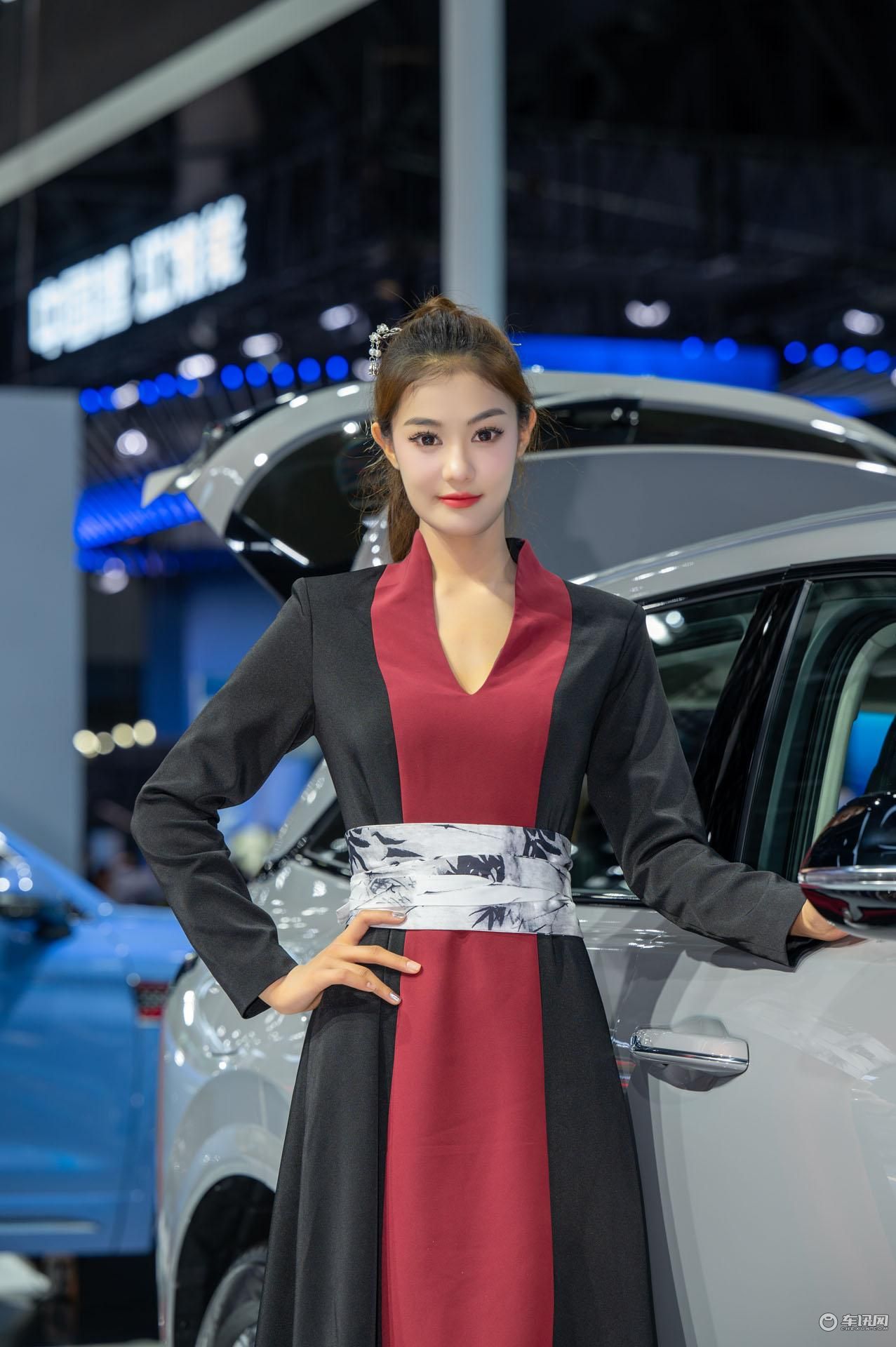 2023成都车展小姐姐大合集!是真男人就坚持到最后一张!