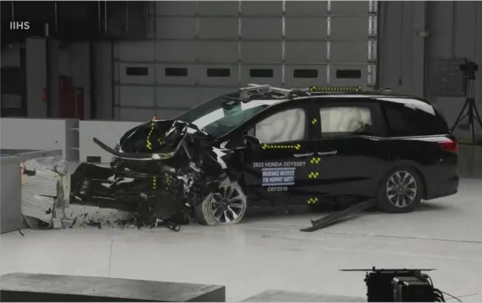 碰撞测试显示，MPV第二排安全性亟需加强