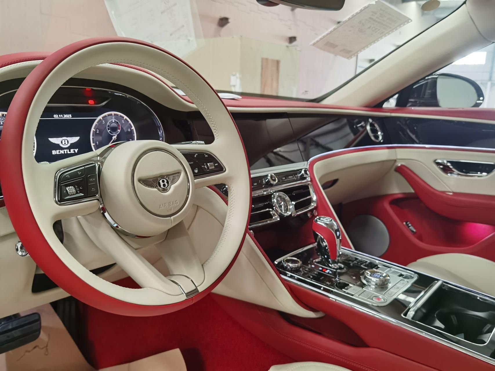 23款宾利飞驰4.0宝石黑亚麻白电话18522883181