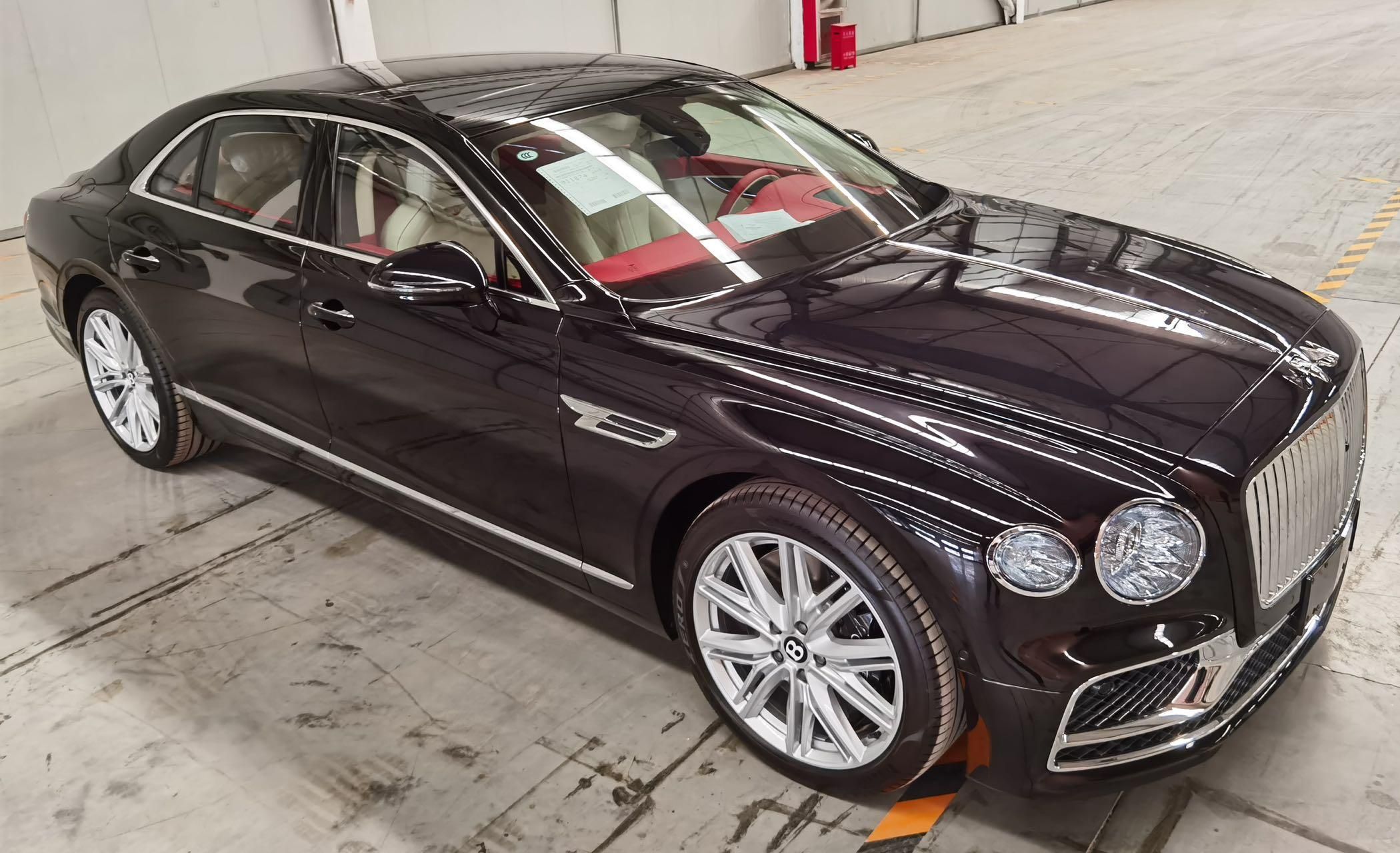 23款宾利飞驰4.0宝石黑亚麻白电话18522883181