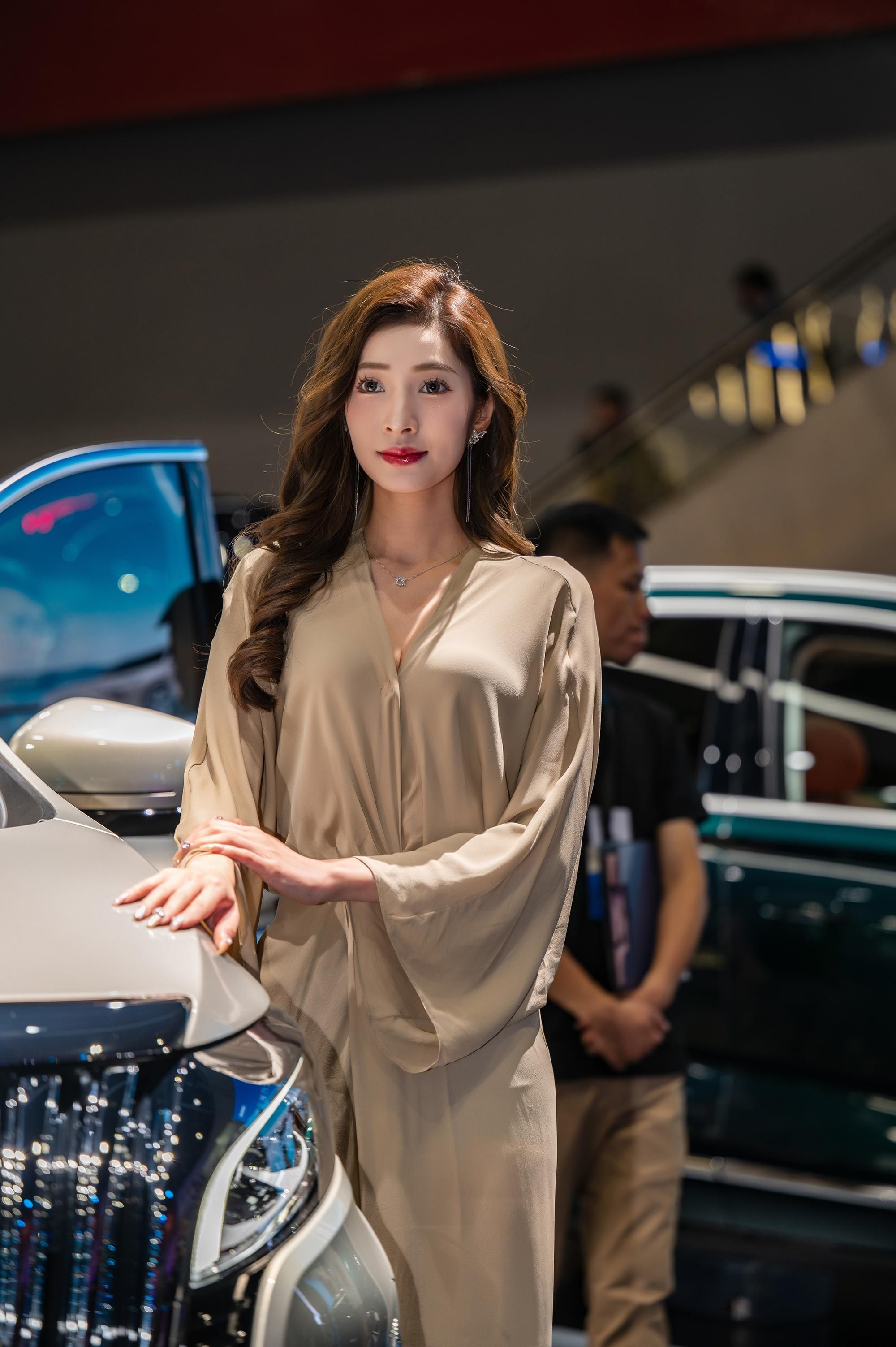 2023广州车展小姐姐大合集！是真男人就坚持到最后一张！