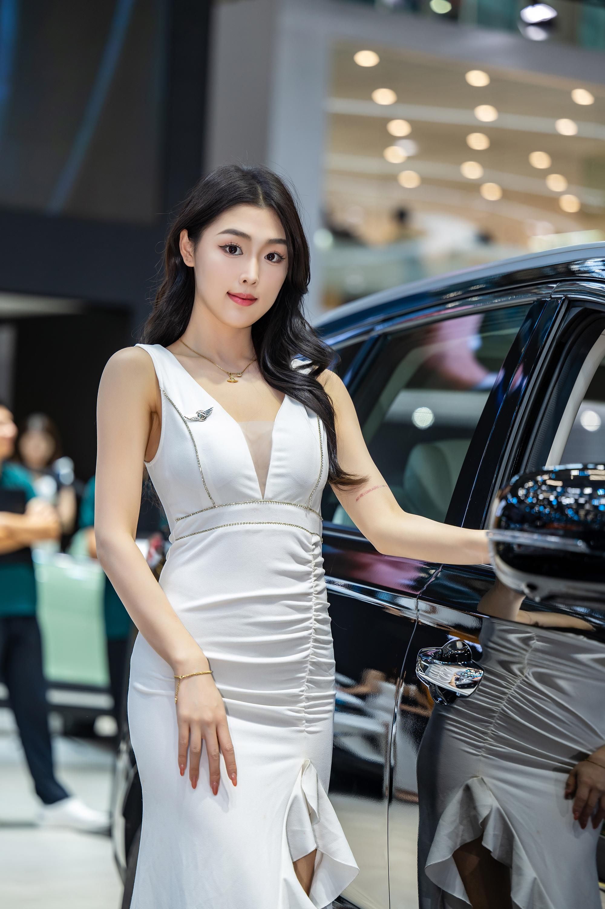 2023广州车展小姐姐大合集！是真男人就坚持到最后一张！