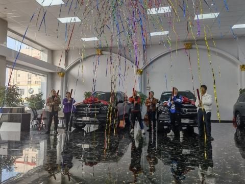 23款福特猛禽颜色配置齐全现车80余万起售