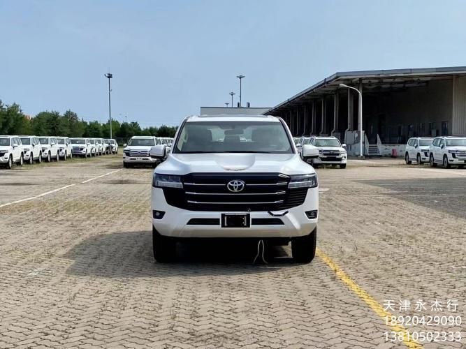 22款丰田酷路泽4000  gxr 4气 17铁轮现车最新报价75万