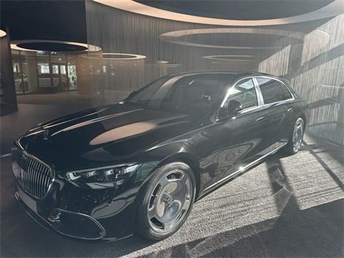 24款奔驰迈巴赫s580首批到港最新配置报价