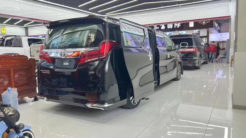 丰田埃尔法3.5加长版商务车现车包牌160万落地价格