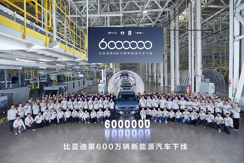 800V很先进？比亚迪8年前就有了......