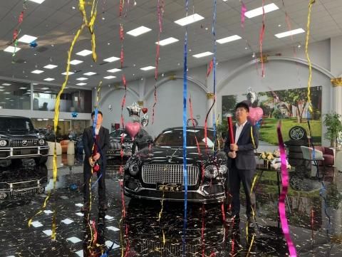 24款丰田埃尔法最新价格行情现车90万起售（颜色齐全）