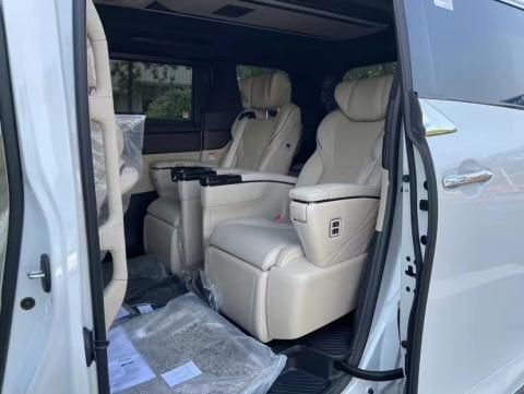 24款丰田埃尔法最新价格行情现车90万起售（颜色齐全）