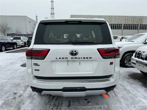 car_0_0_ac89d5d8d27544e3b7687abc76a9990f.jpg