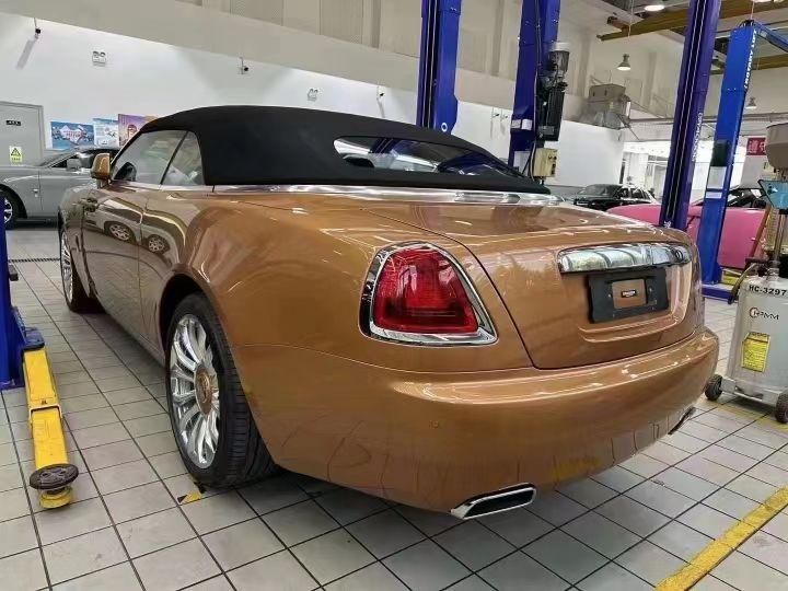 劳斯莱斯曜影6.6t港口售价598万