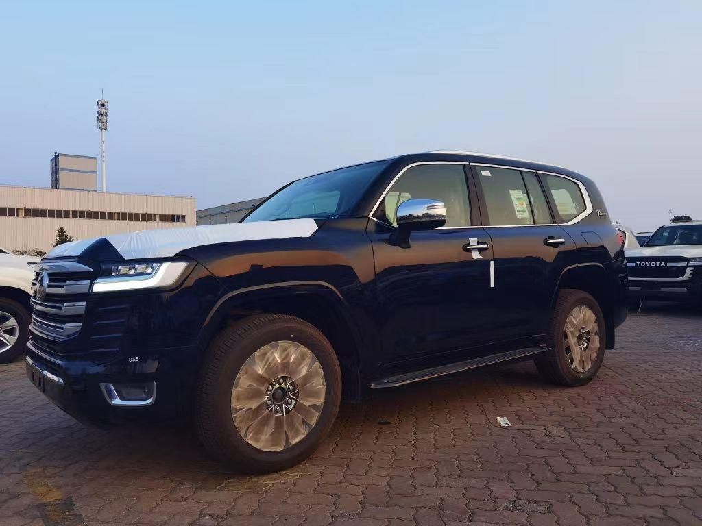 丰田酷路泽400040l港口最新报价行情69万起