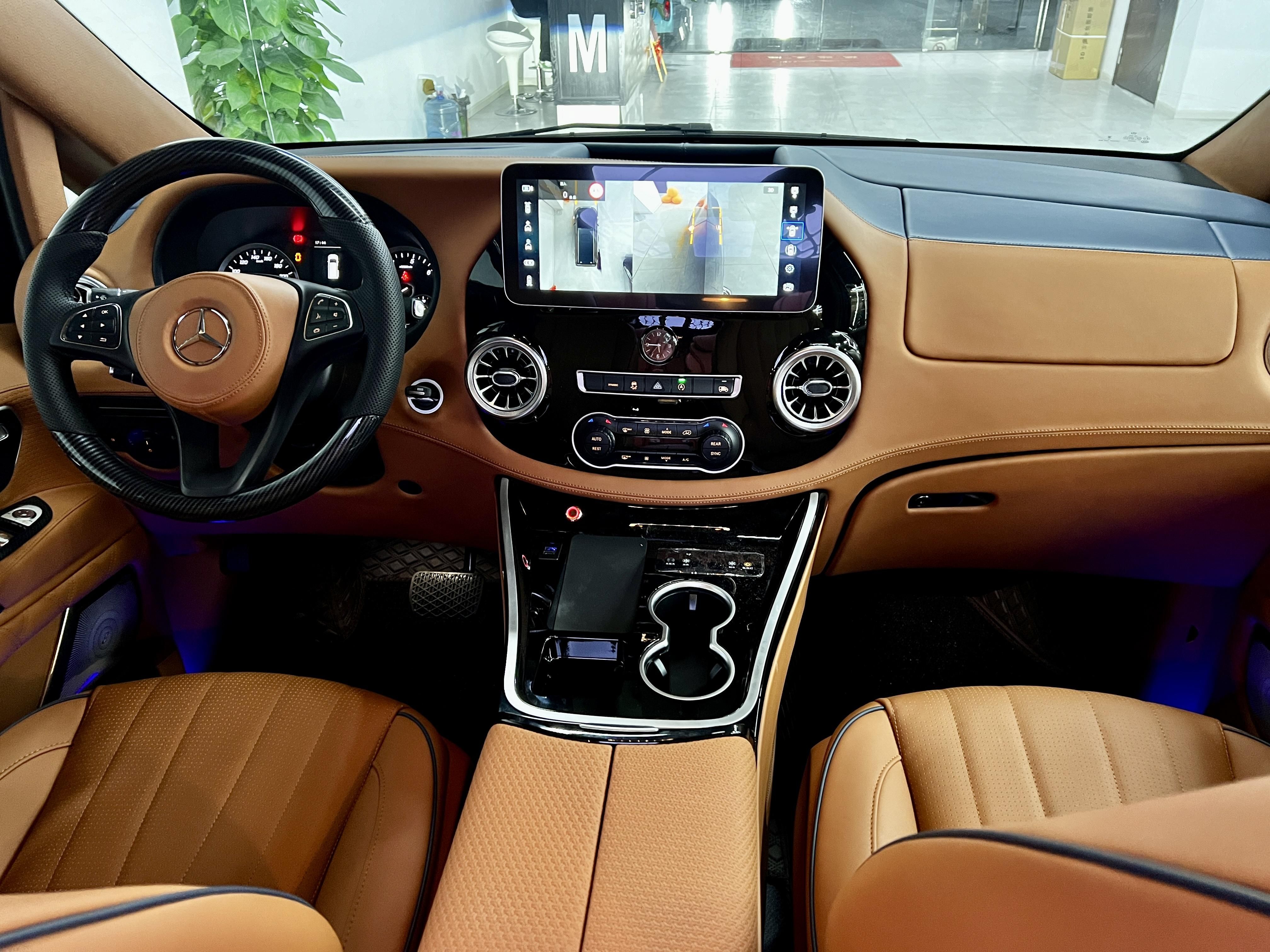 七座商务车奔驰威霆改装全国上牌无忧