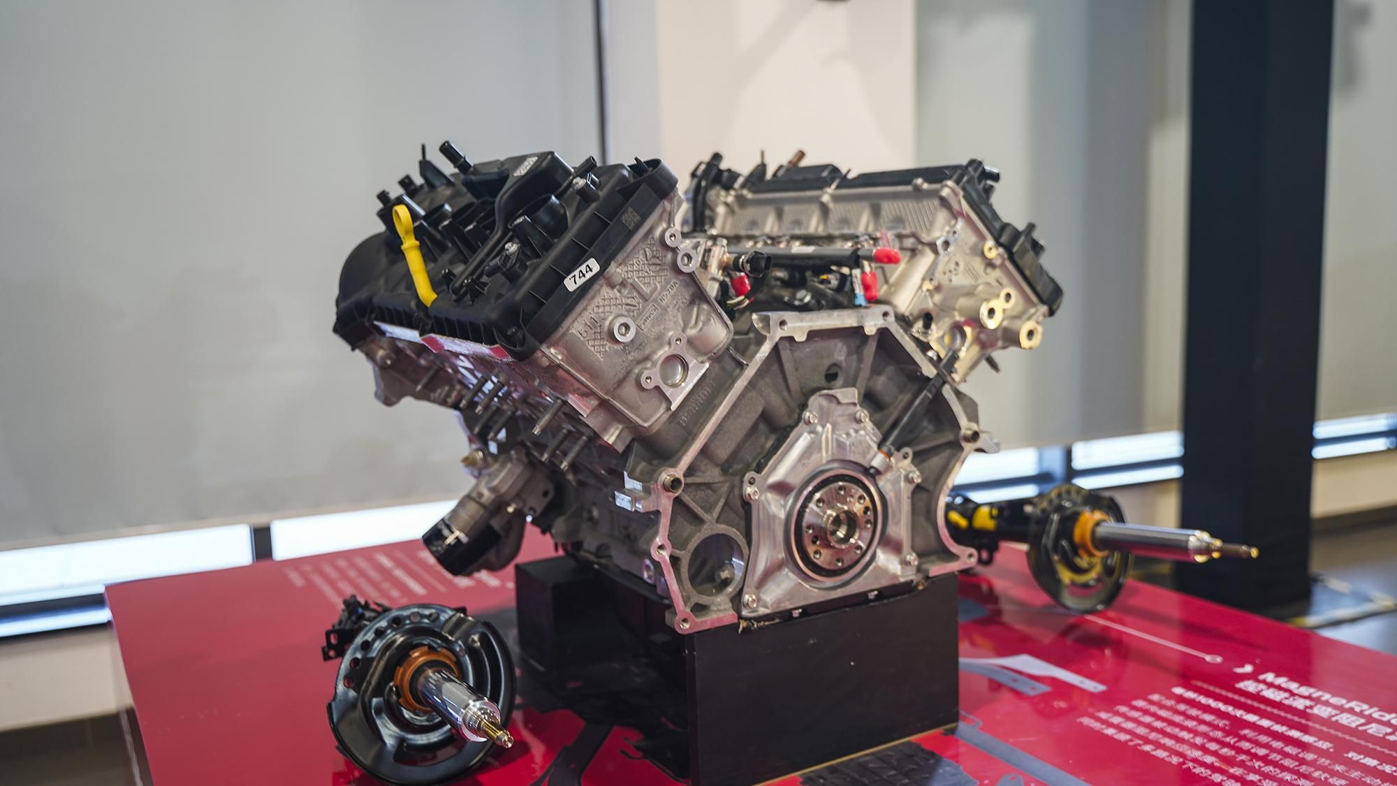 电动时代的5.0L V8依旧很爽！