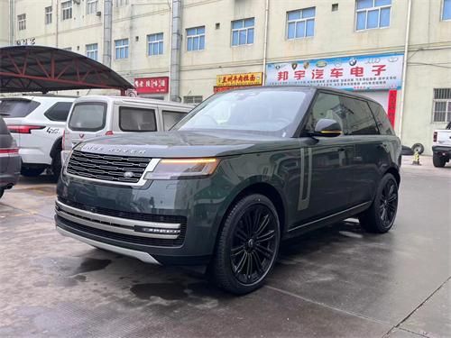24款加版路虎揽胜行政P400天津港现车156万起售