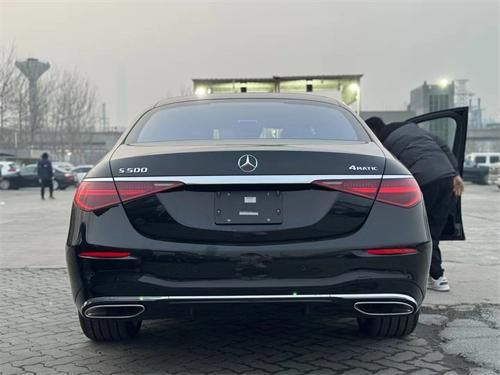 23款加版奔驰s500黑黑四座港口现车145万