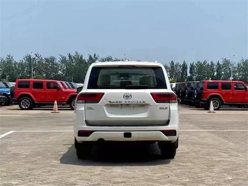 全新兰德酷路泽3.5TT GXR天窗版售价83万起