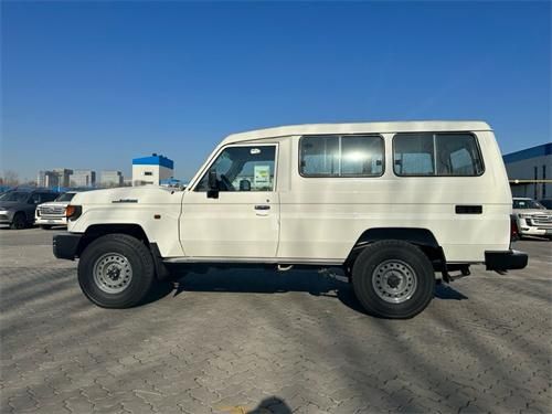 24款丰田酷路泽lc78手续随车55万起售