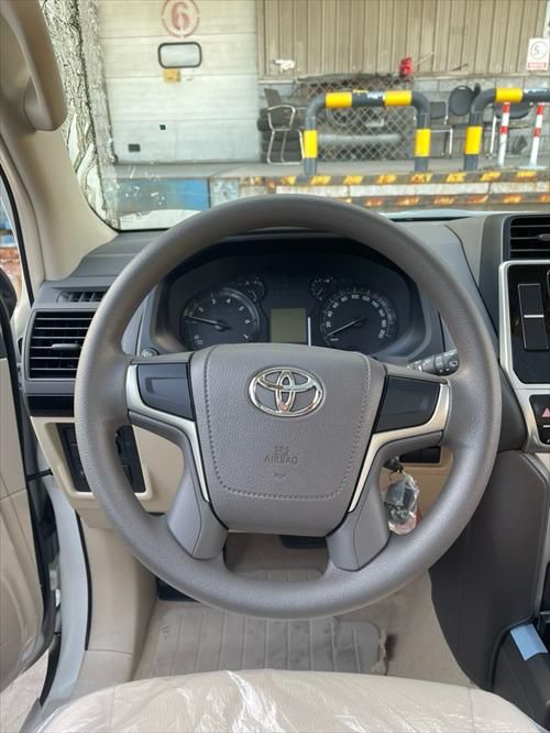 丰田霸道2800柴油版港口最新促销价格50余万