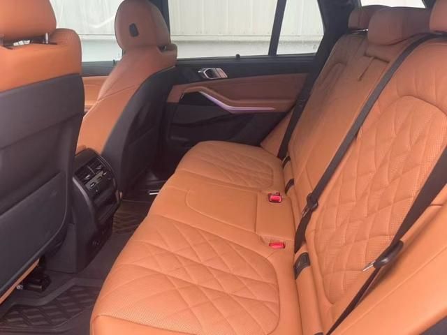 进口宝马X5加版M运动 大豪华包配置性能解析港口现车最低多少钱