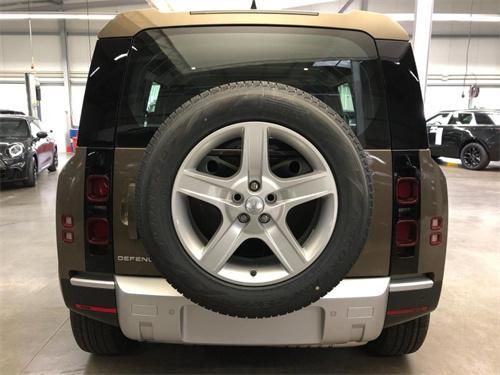 24款路虎卫士110四门30t柴油d200港口最新报价分期零首付