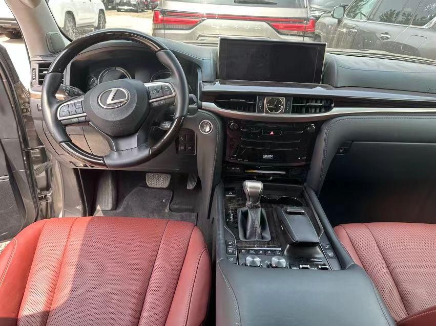雷克萨斯LX570 5.7L港口最新报价170万