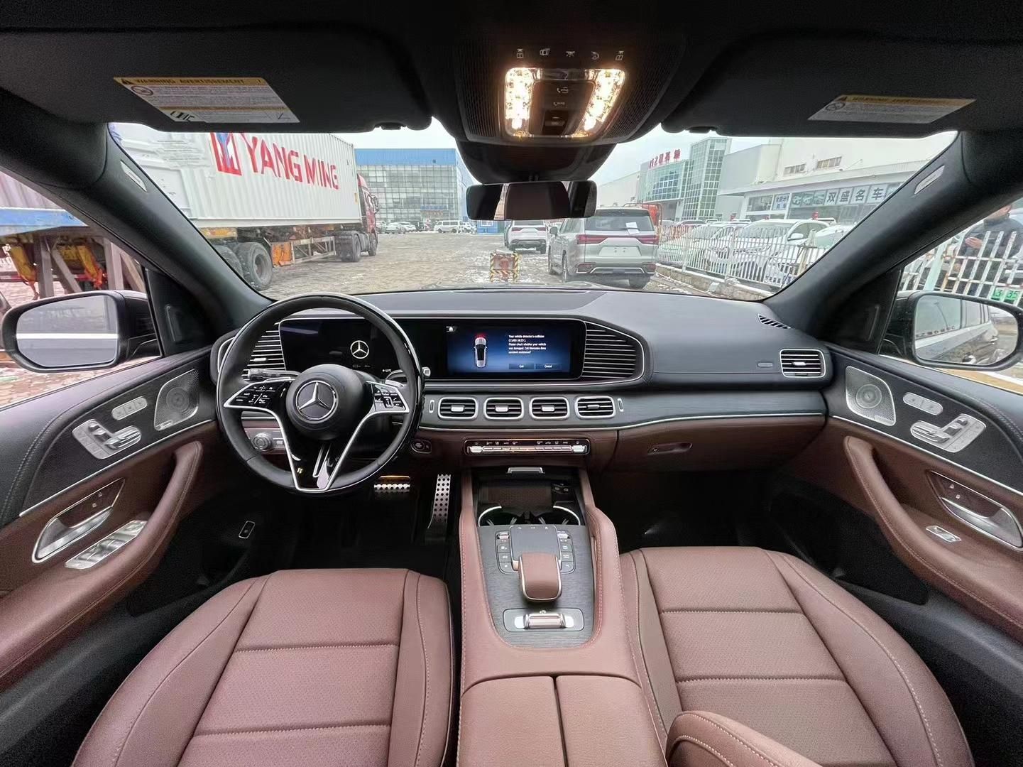 24款全新奔驰GLS450动力方面提升相当出色