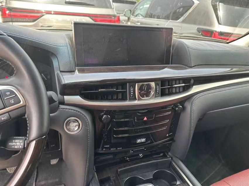雷克萨斯LX570 5.7L港口最新报价170万