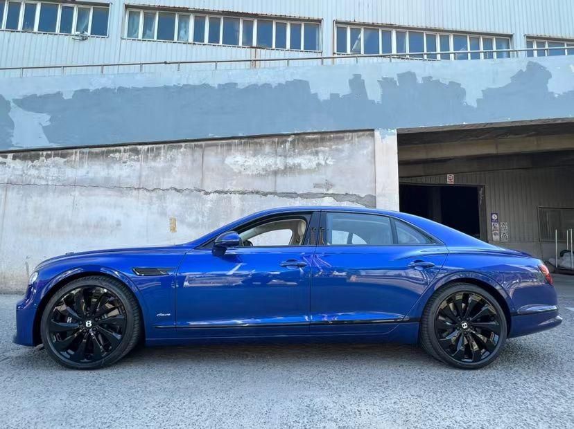 宾利飞驰40tv8雅度版最新报价行情280万