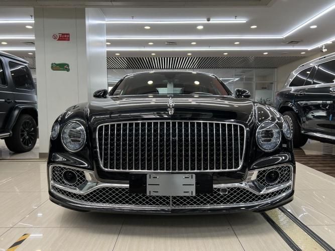 23款宾利飞驰40v8雅度版飞翼发光立标全轮转向系统报价340万
