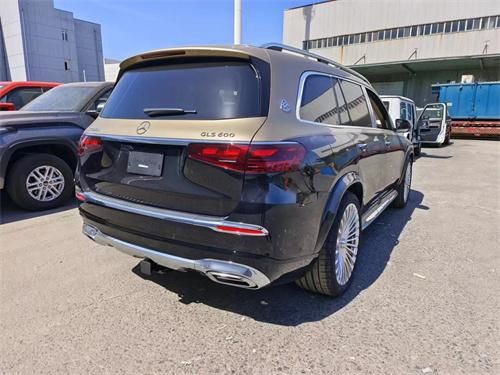 24款迈巴赫GLS600双拼最新配置彰显尊贵港口落地价优惠多少