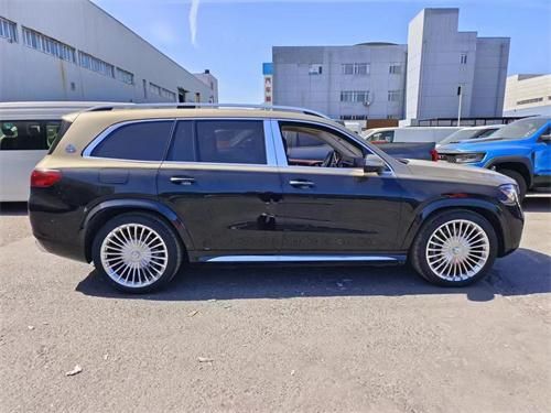 24款迈巴赫GLS600双拼最新配置彰显尊贵港口落地价优惠多少