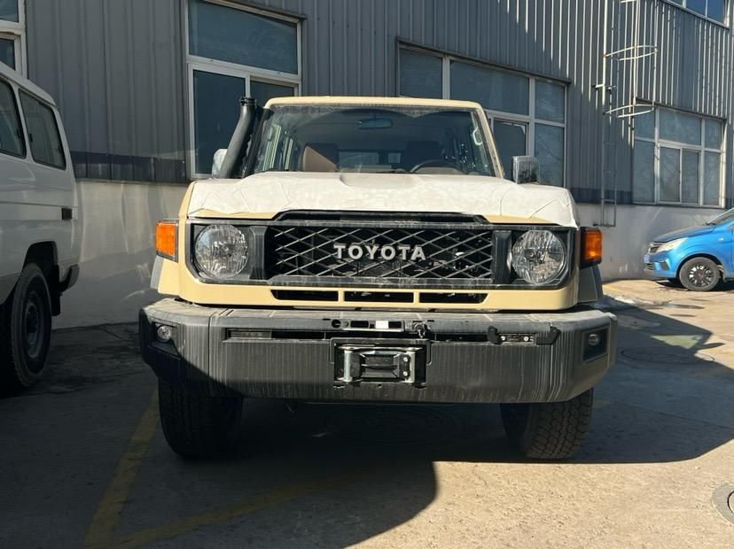 24款丰田lc76自动挡4.0汽油天津港口现车全国最低价全国上牌